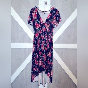 256. Fortune + Ivy Floral V-Neck High-Low Maxi Dress Large